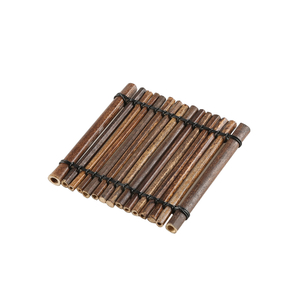 Montanha -russa de bambu pequenos postes de bambu